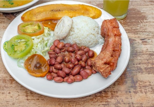 Opción 2. Almuerzo bandeja sin sopa